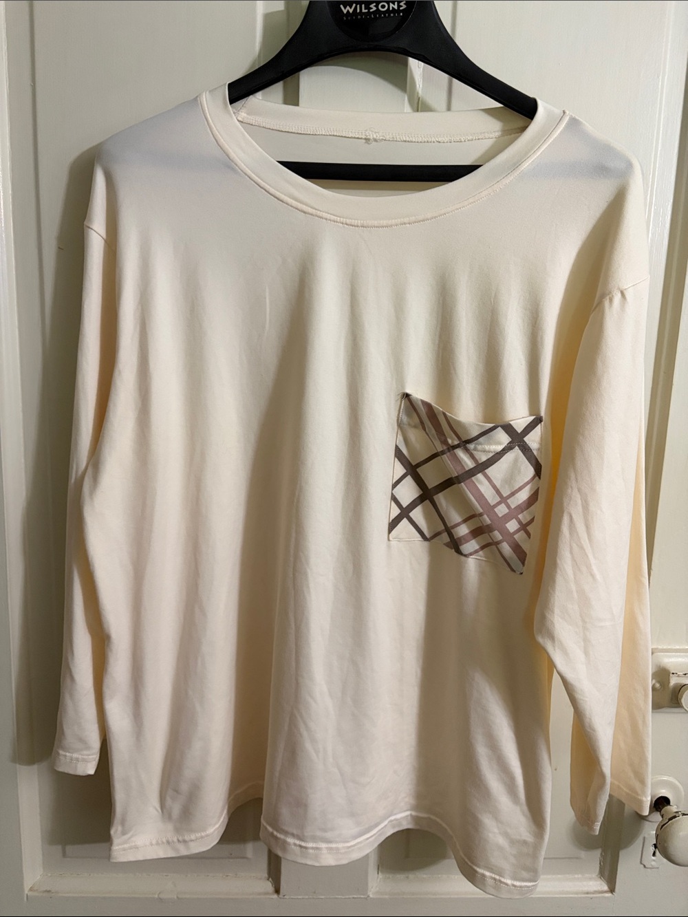 Cream Long-Sleeve soft Top with Plaid Pocket
